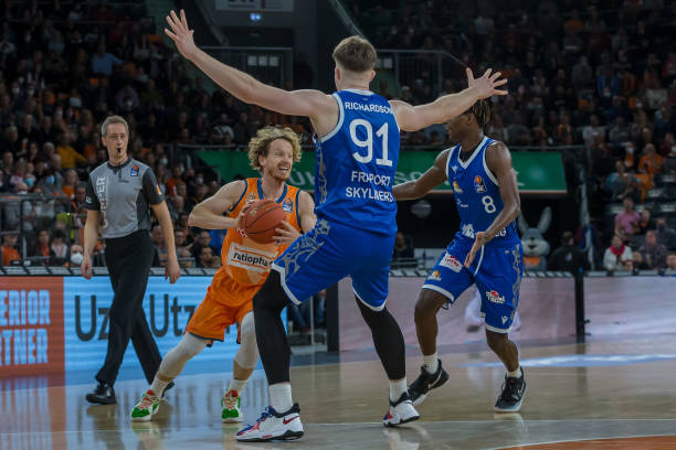 阿利森是利 阿利森是利