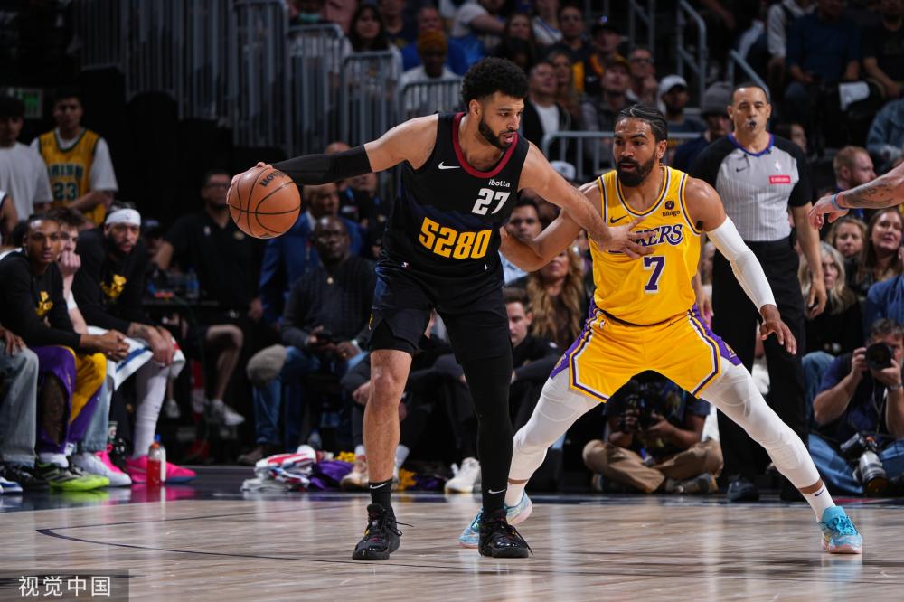 身体对抗中 身体对抗中