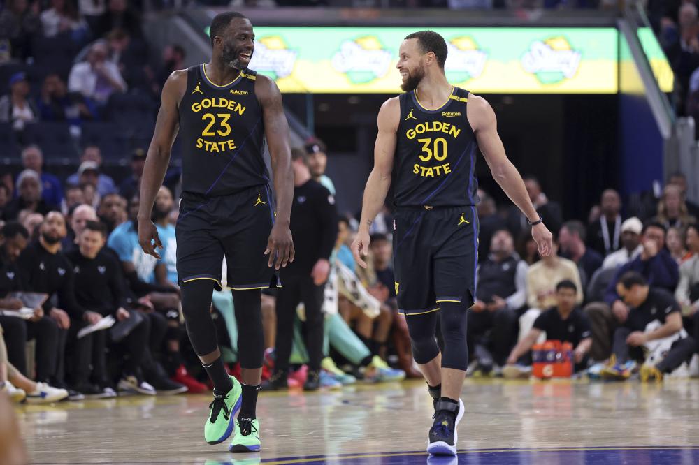 效力于国际 效力于国际