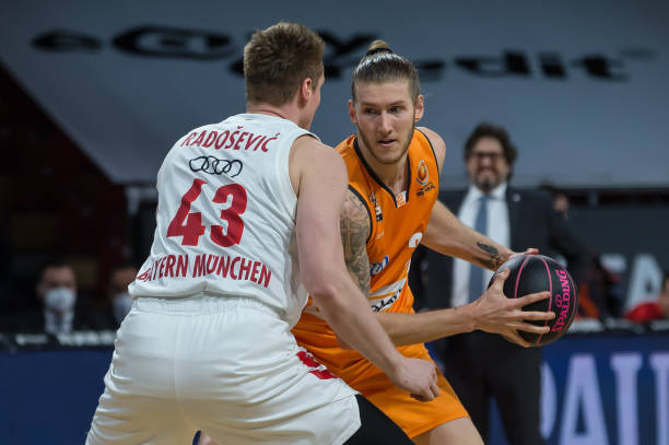 能够全力以 能够全力以